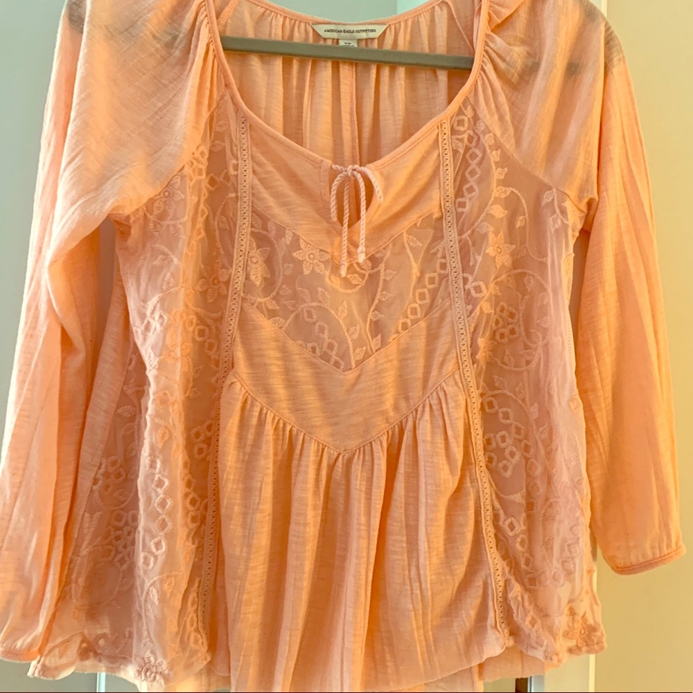 Small American Eagle Outfitters 3/4 length shirt